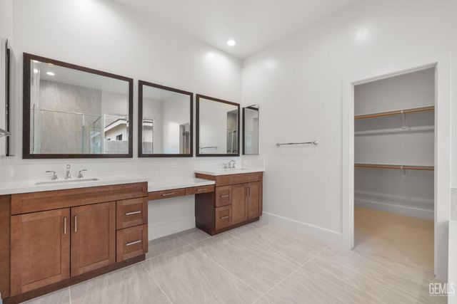 3703 Pathway Court, Bakersfield, CA 93311