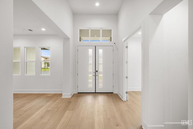 3703 Pathway Court, Bakersfield, CA 93311