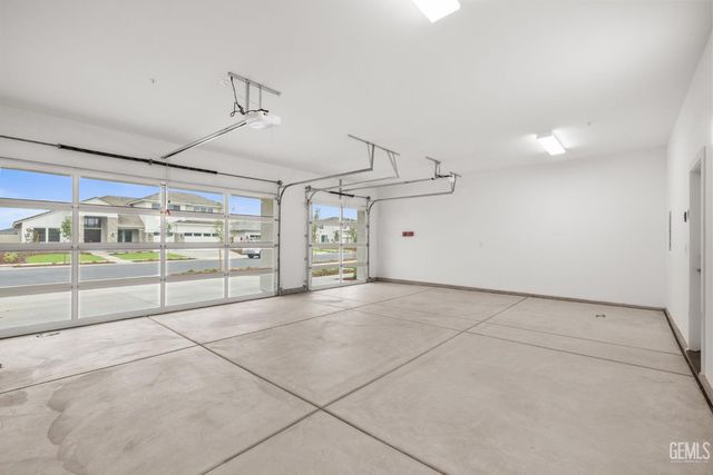 3703 Pathway Court, Bakersfield, CA 93311