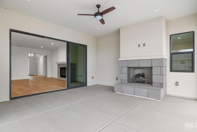 3703 Pathway Court, Bakersfield, CA 93311