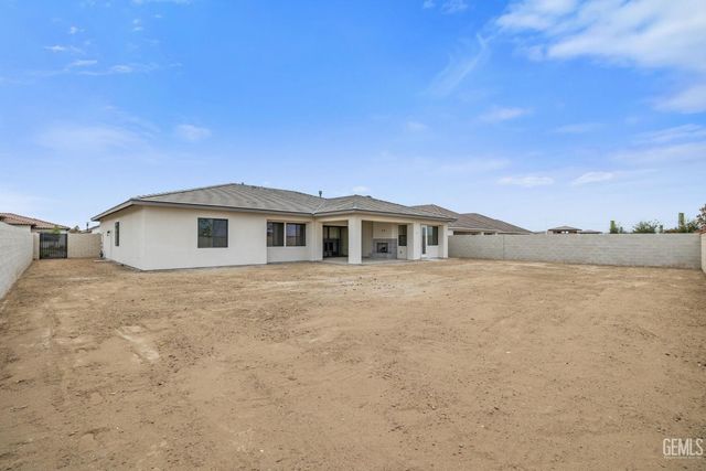 3703 Pathway Court, Bakersfield, CA 93311