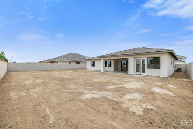 3703 Pathway Court, Bakersfield, CA 93311