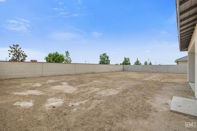 3703 Pathway Court, Bakersfield, CA 93311