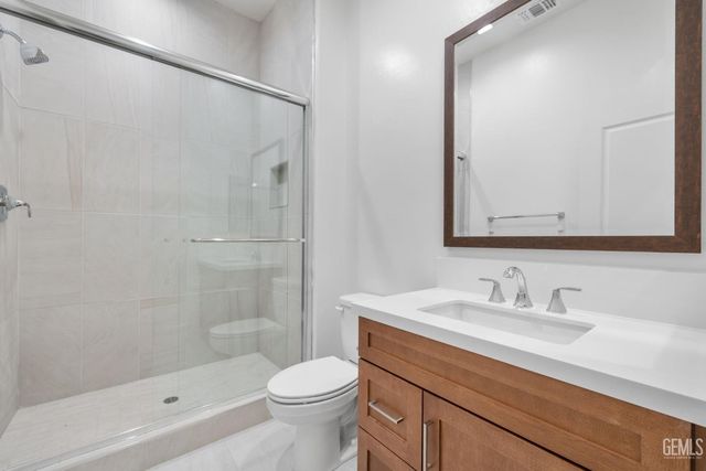 3703 Pathway Court, Bakersfield, CA 93311