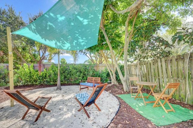 1128 N L Street, Lake Worth, FL 33460