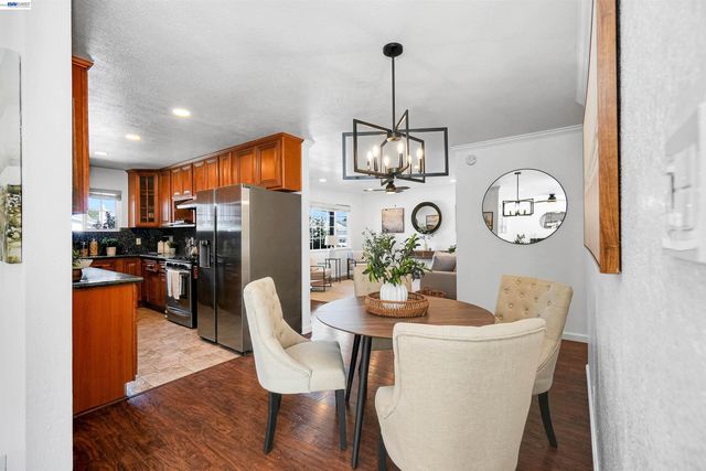 1172 Huron Ln, Hayward, CA 94545