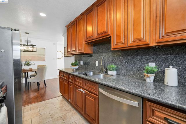 1172 Huron Ln, Hayward, CA 94545