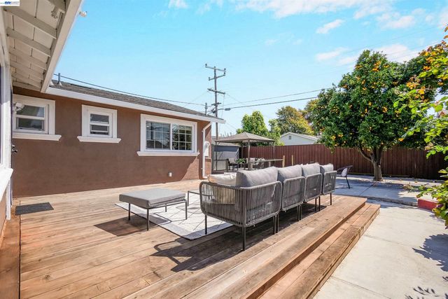 1172 Huron Ln, Hayward, CA 94545