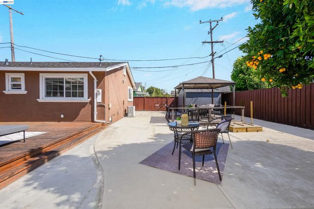 1172 Huron Ln, Hayward, CA 94545