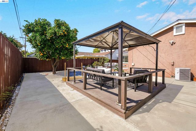 1172 Huron Ln, Hayward, CA 94545