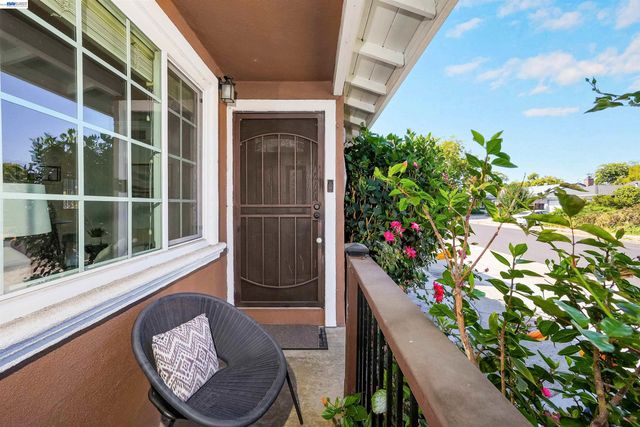 1172 Huron Ln, Hayward, CA 94545