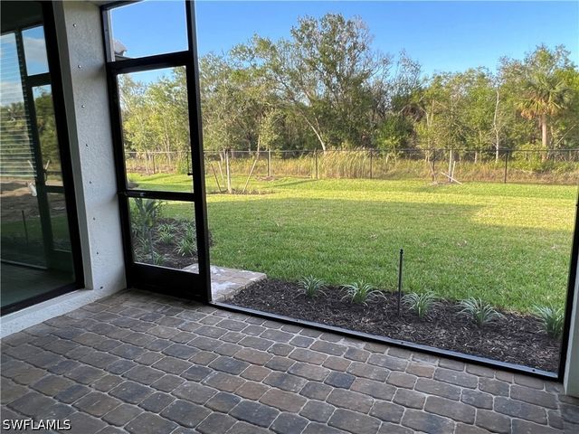 2122 Yellowfin CIR, Naples, FL 34114