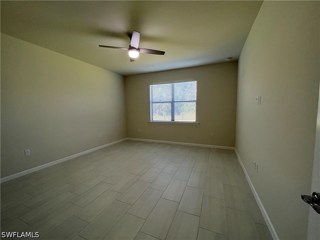 2122 Yellowfin CIR, Naples, FL 34114