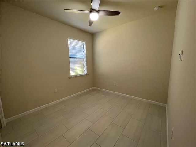 2122 Yellowfin CIR, Naples, FL 34114