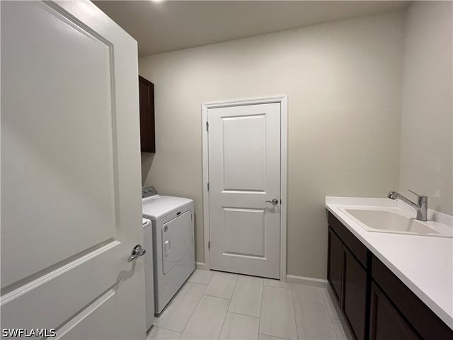 2122 Yellowfin CIR, Naples, FL 34114