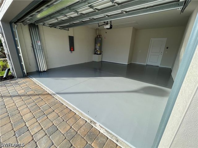 2122 Yellowfin CIR, Naples, FL 34114