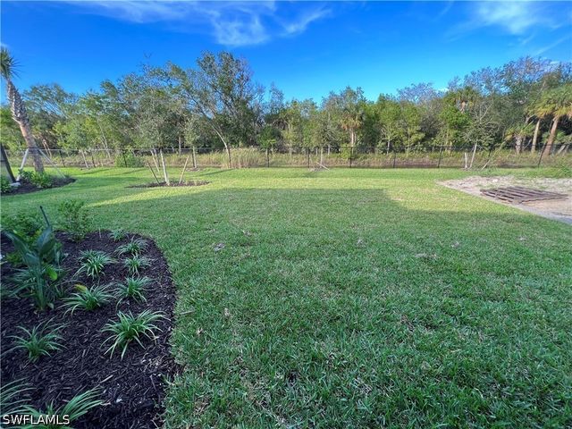 2122 Yellowfin CIR, Naples, FL 34114