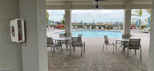 2122 Yellowfin CIR, Naples, FL 34114