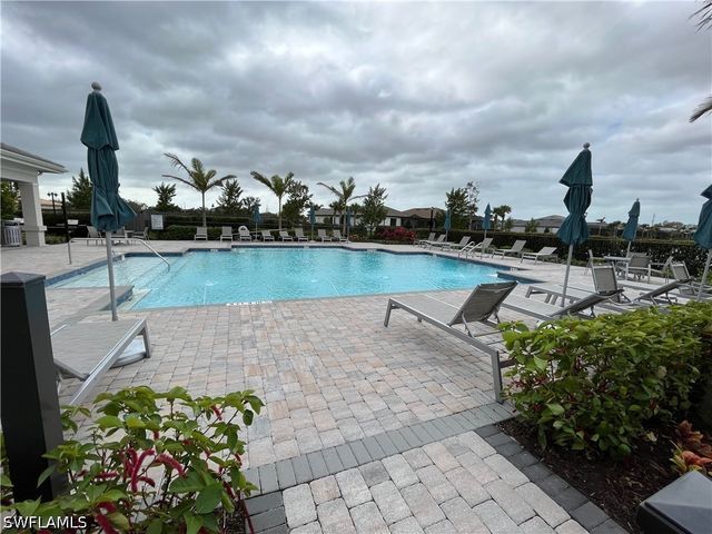 2122 Yellowfin CIR, Naples, FL 34114