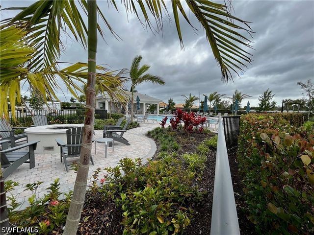 2122 Yellowfin CIR, Naples, FL 34114