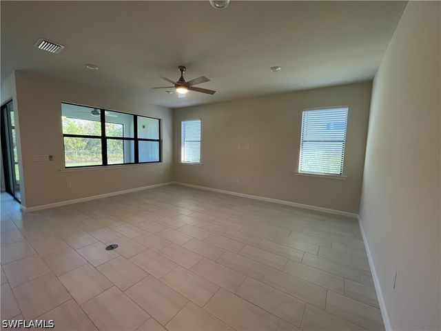 2122 Yellowfin CIR, Naples, FL 34114