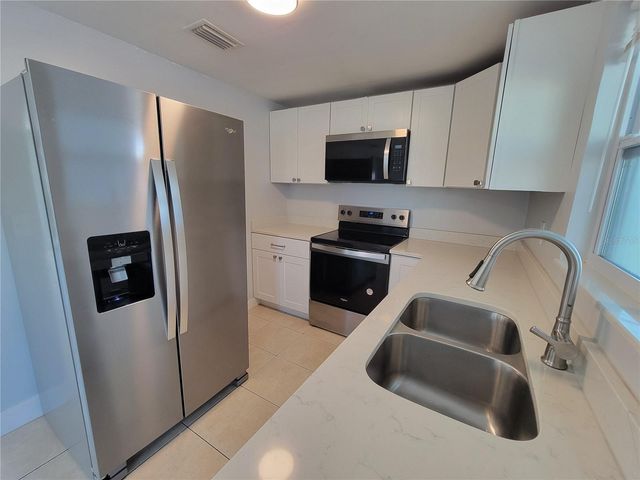 3301 ASH STREET, Punta Gorda, FL 33950