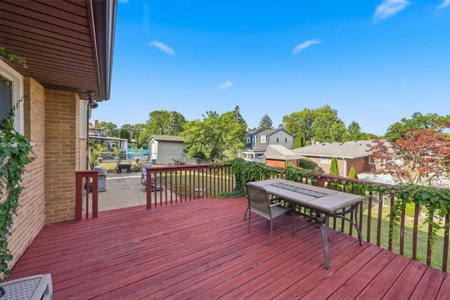 4602 Magnolia Drive, Rolling Meadows, IL 60008