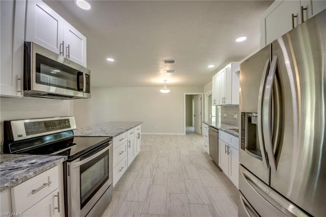 1216 SE 43rd TER, Cape Coral, FL 33904