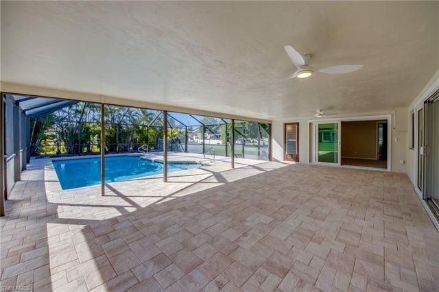 1216 SE 43rd TER, Cape Coral, FL 33904