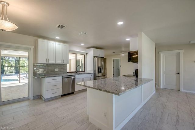 1216 SE 43rd TER, Cape Coral, FL 33904