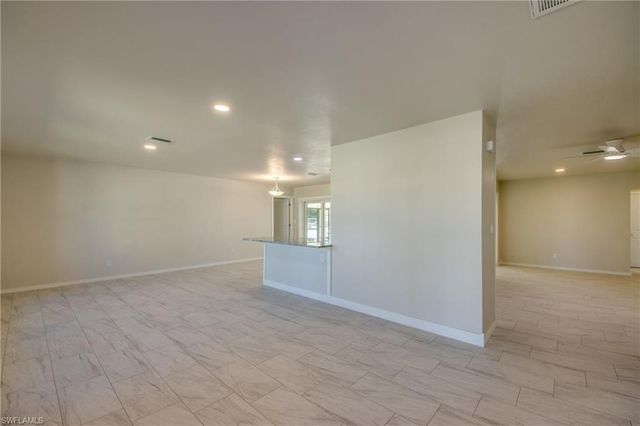 1216 SE 43rd TER, Cape Coral, FL 33904