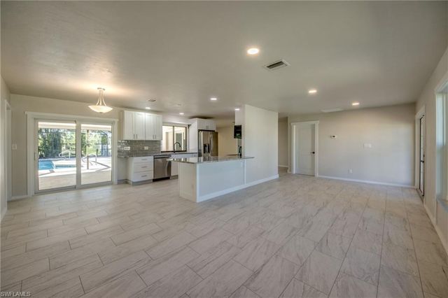 1216 SE 43rd TER, Cape Coral, FL 33904