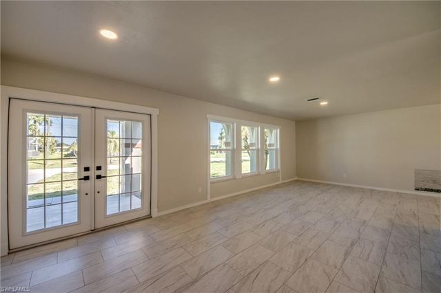 1216 SE 43rd TER, Cape Coral, FL 33904