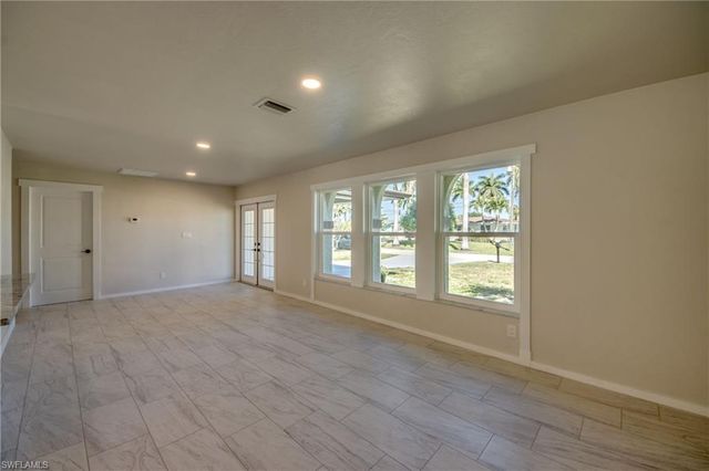 1216 SE 43rd TER, Cape Coral, FL 33904