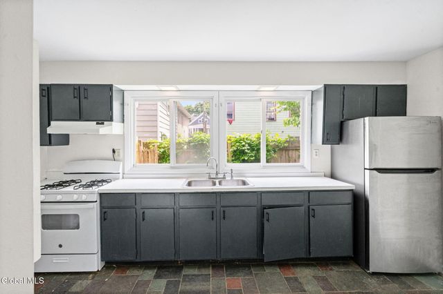 452 Hudson Avenue, Albany, NY 12203