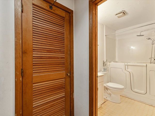 1255 Blockhouse Point Road, North Hero, VT 05474