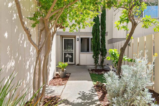 11288 Poblado Road, San Diego, CA 92127