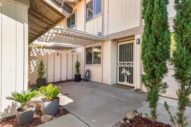 11288 Poblado Road, San Diego, CA 92127