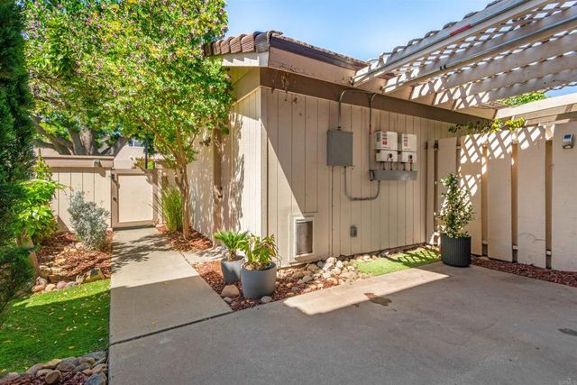 11288 Poblado Road, San Diego, CA 92127