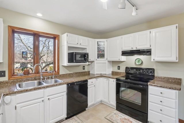 1606 Manchester Crossing, Waunakee, WI 53597