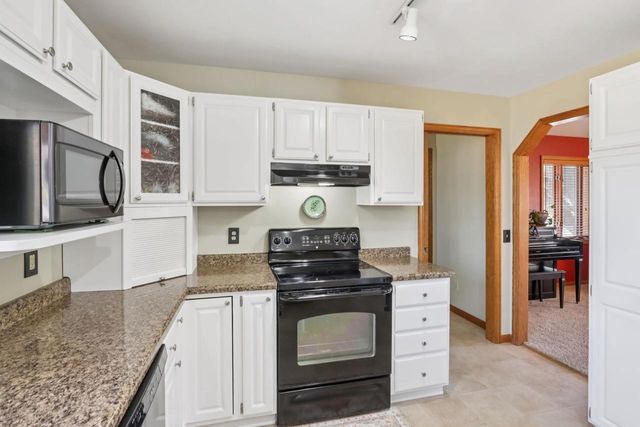 1606 Manchester Crossing, Waunakee, WI 53597