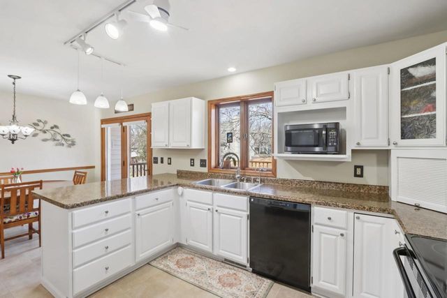 1606 Manchester Crossing, Waunakee, WI 53597