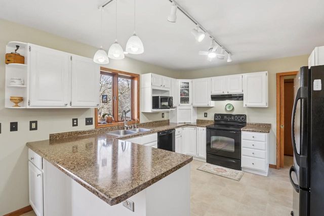 1606 Manchester Crossing, Waunakee, WI 53597