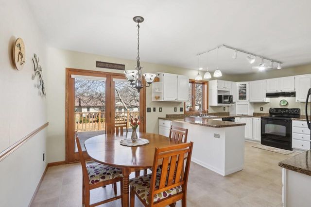 1606 Manchester Crossing, Waunakee, WI 53597