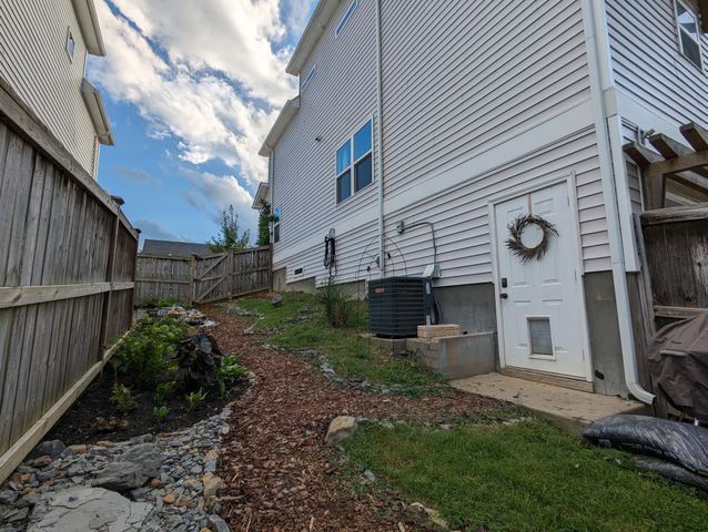 2227 Dale View Dr, Antioch, TN 37013