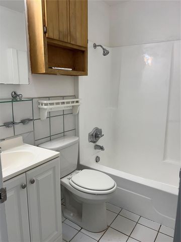 5521 BAY BOULEVARD 202, Port Richey, FL 34668