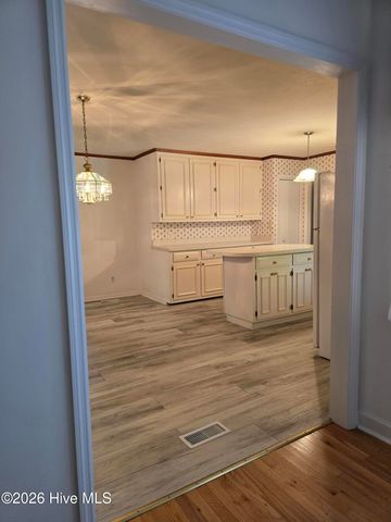 214 E Bladen Street, Bladenboro, NC 28320