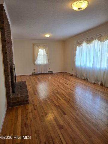 214 E Bladen Street, Bladenboro, NC 28320