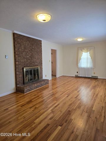 214 E Bladen Street, Bladenboro, NC 28320