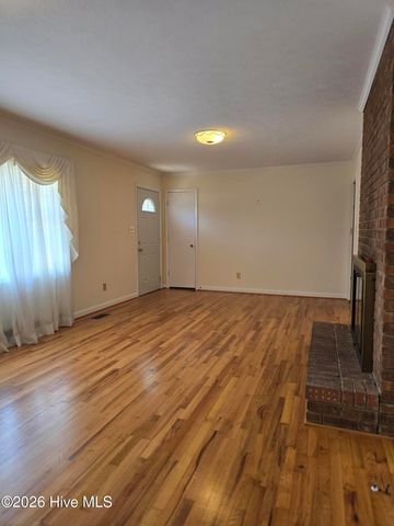 214 E Bladen Street, Bladenboro, NC 28320